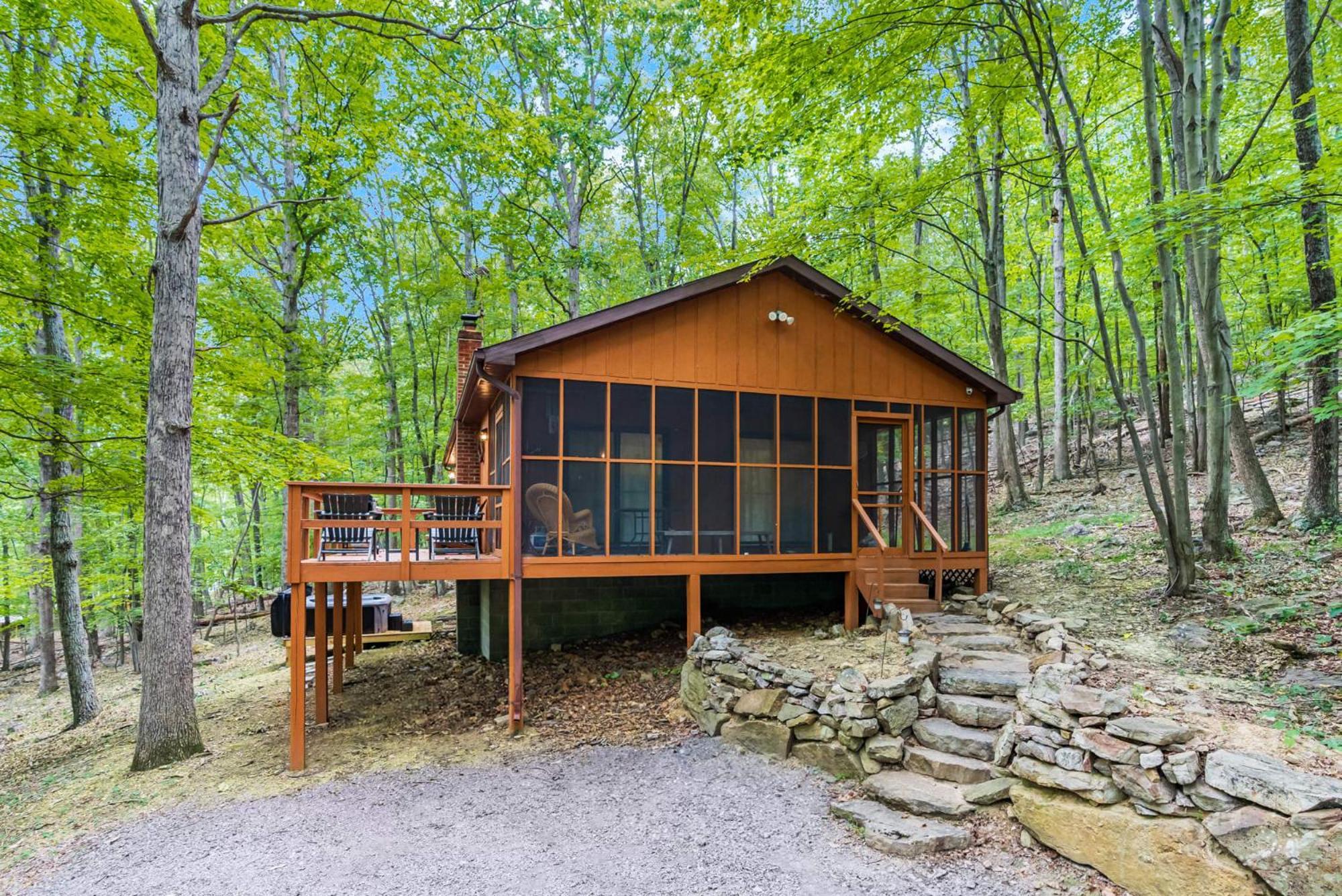 Secluded W Hot Tub, Fire Pit, Deck & Updated Wifi Great Cacapon Εξωτερικό φωτογραφία